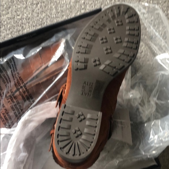 Naturalizer suede waterproof booties - Picture 6 of 8